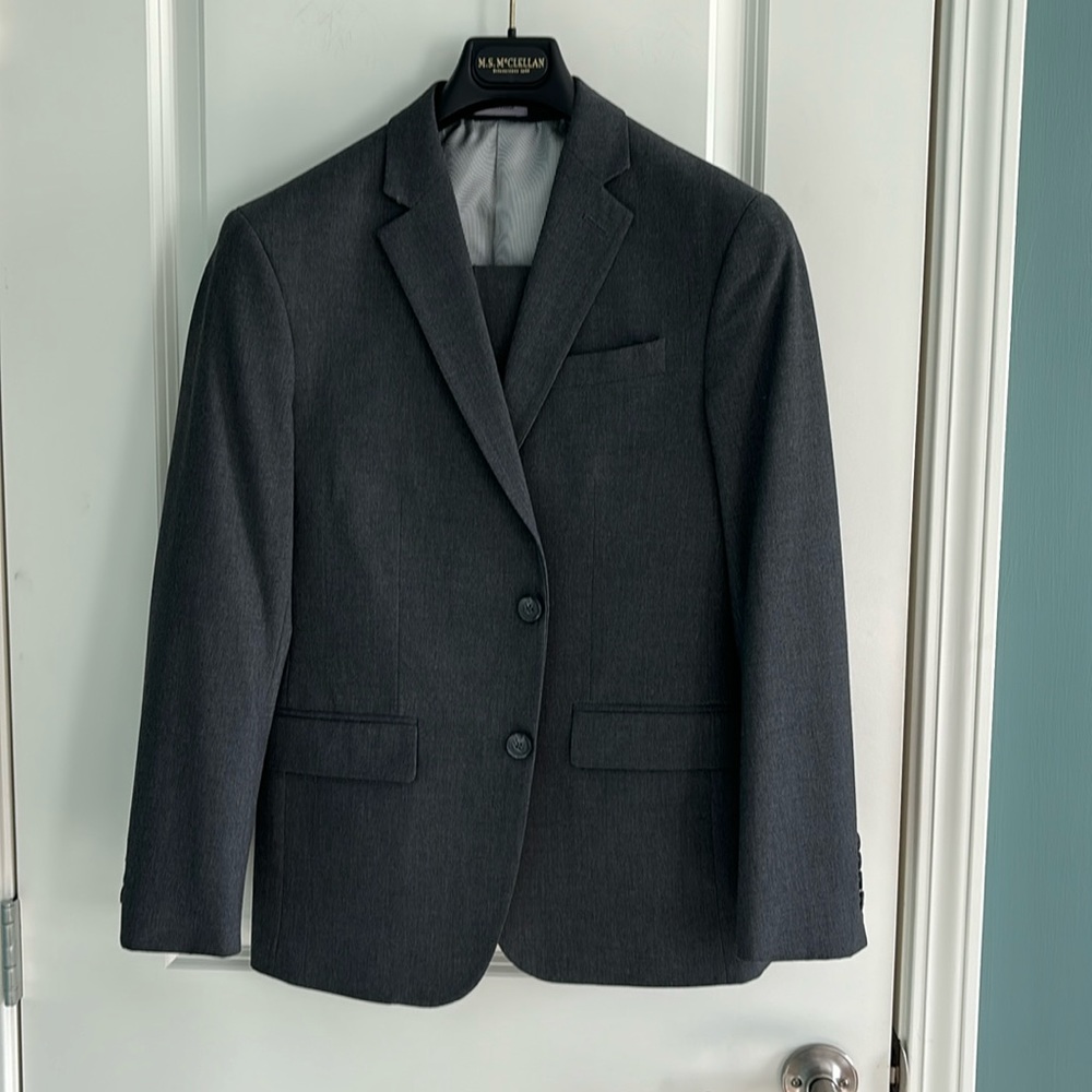 Men’s Grey J. Ferrar Suit Size Small